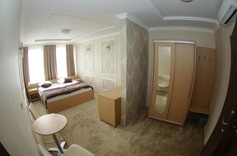 Hotel Pod Zlota Korona Οπόλε Δωμάτιο φωτογραφία